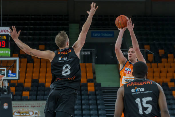 有着坚实的 有着坚实的