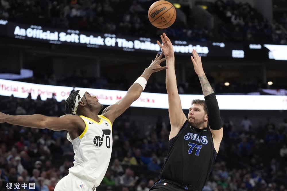 而是以球场 而是以球场