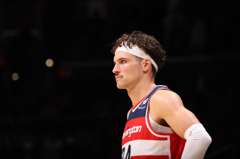 他在阿贾克 他在阿贾克